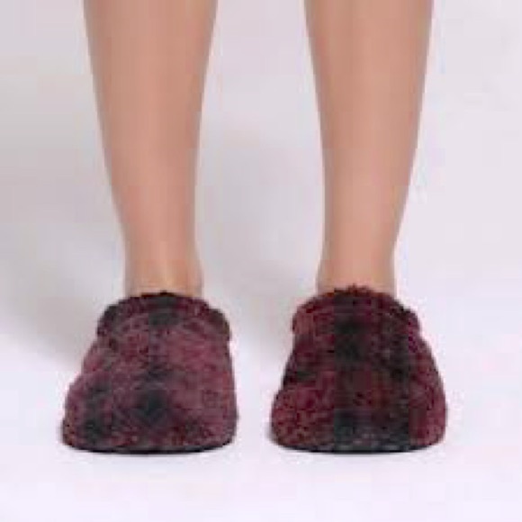 SKIMS Fleece Unisex Slipper Wine Plaid - Size 36/US 6 - Picture 1 of 5